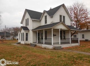 227 S 2nd St, Wapello, IA 52653