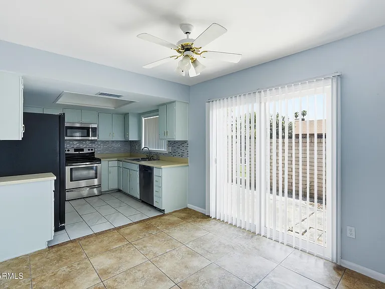 126 W Loma Vista Dr #101 — Photo 6