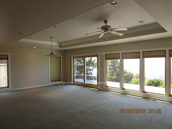 4th image of 3836 Suncrest Ave