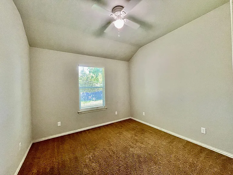 3115 N Hickory St — Photo 11