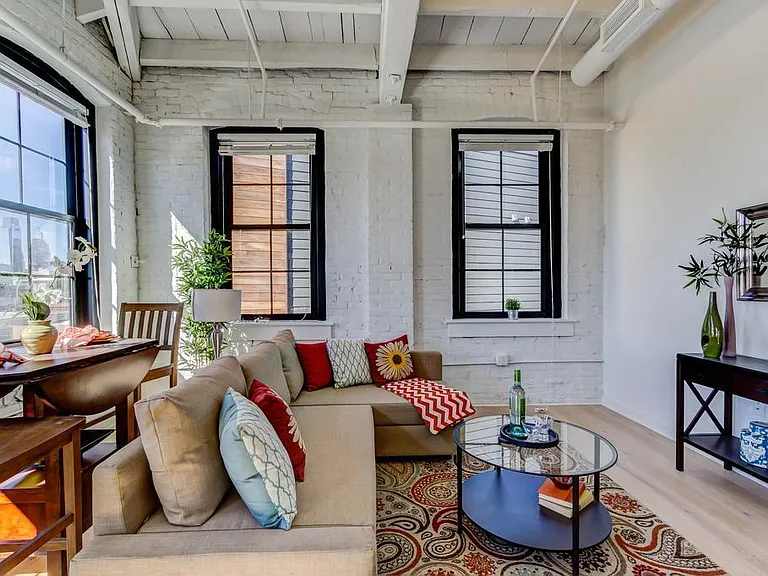 430 Fairmount — Photo 10