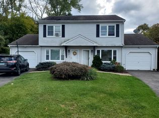 29 Lake Dr, Berlin, CT 06037