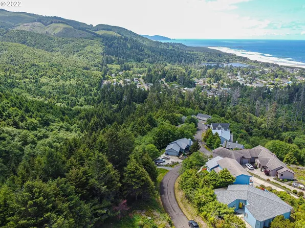 3100 Pacific View Dr, Rockaway Beach, OR 97136