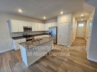 2711 Winn Mill Dr, Gastonia, NC 28056