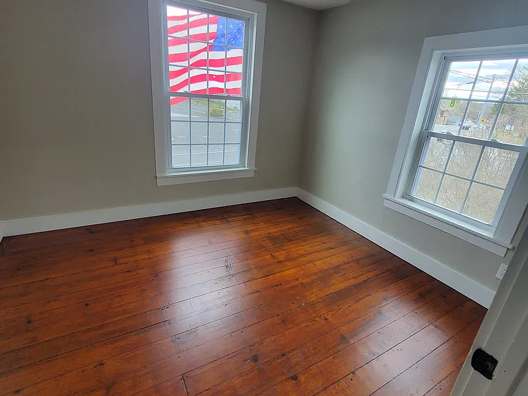 696 Main St #3 — Photo 5