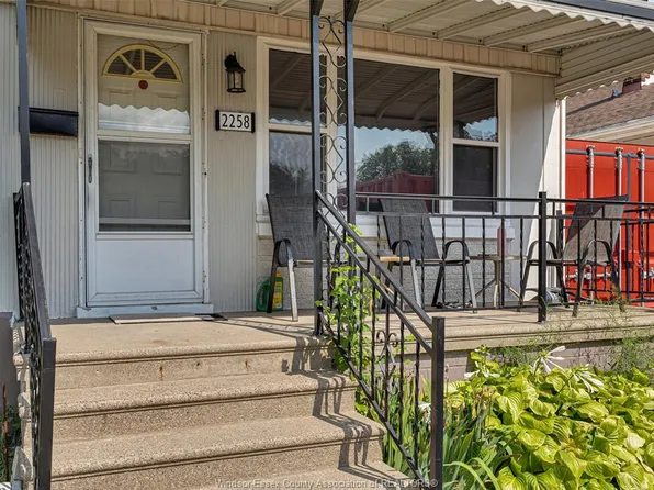 2258 Parkwood Ave, Windsor, ON N8W 2J9