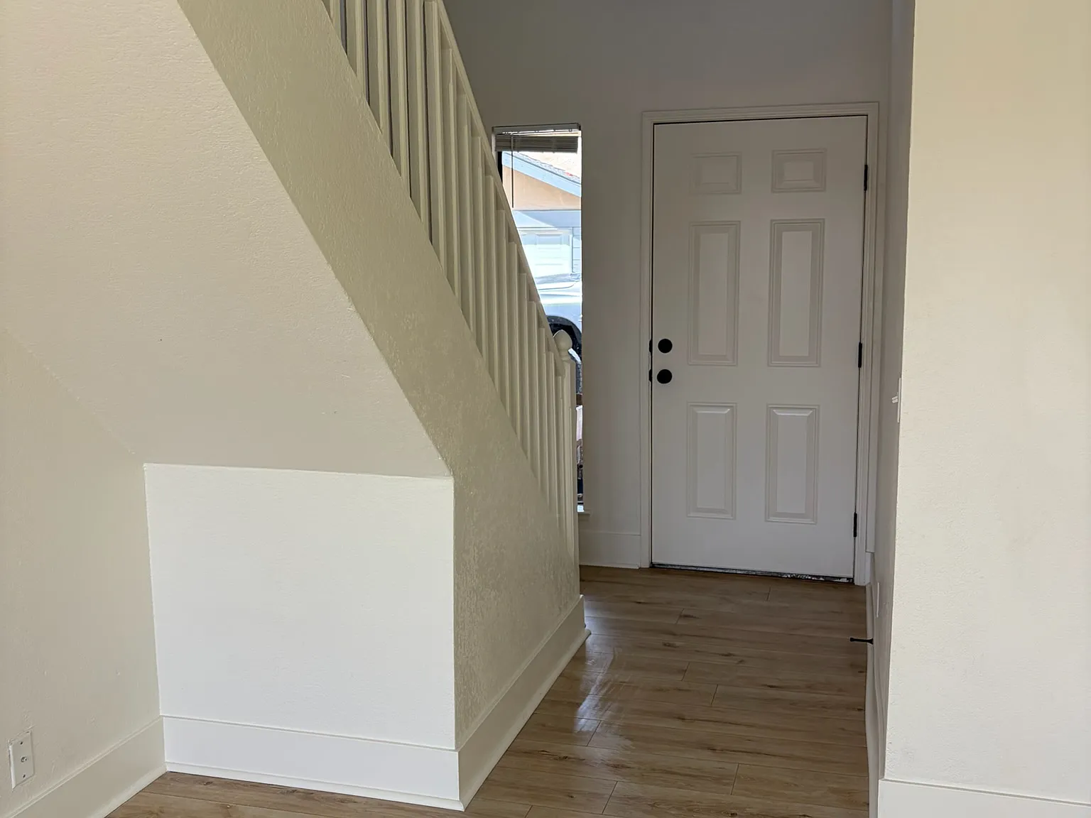 2 bed, 1.5 bath, 1100 sqft, $1,625 — Photo 3
