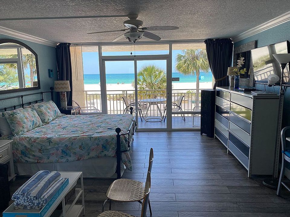ROOM WITH A MILLION $ VIEW!