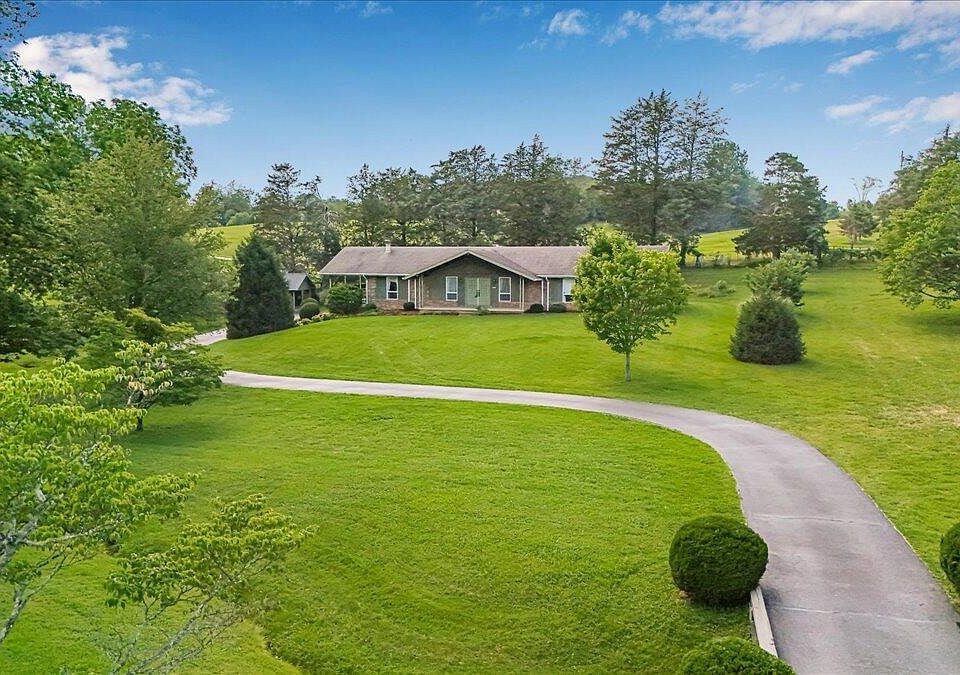 1st image of 4116 Greenwood Dr