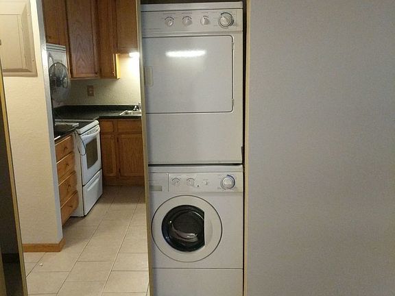 5th image of 976 Robert St S APT 105