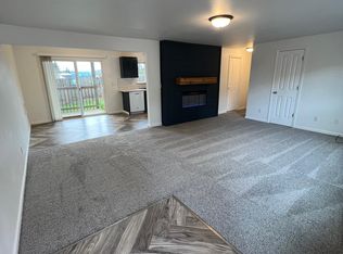 237 S 10th St APT 2, Kalama, WA 98625
