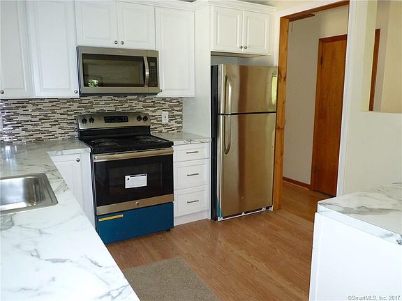 5th image of 146 Bonair Ave