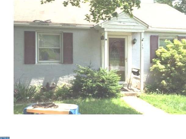 2nd image of 15 Beryl Rd