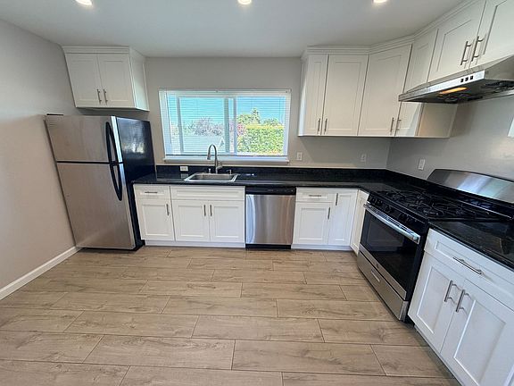 5th image of 2314 10th St #D