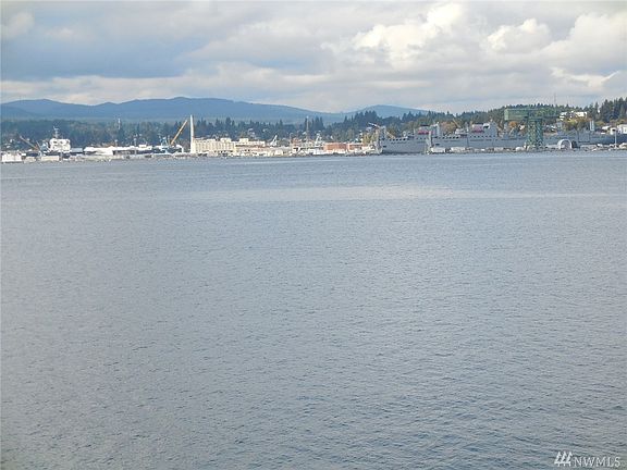 4th image of 1975 Beach Dr E