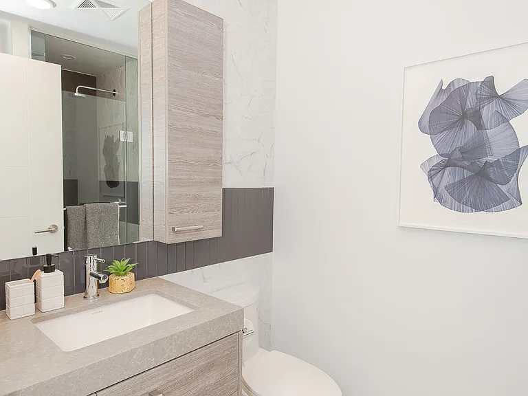 484 Spadina Ave — Photo 47