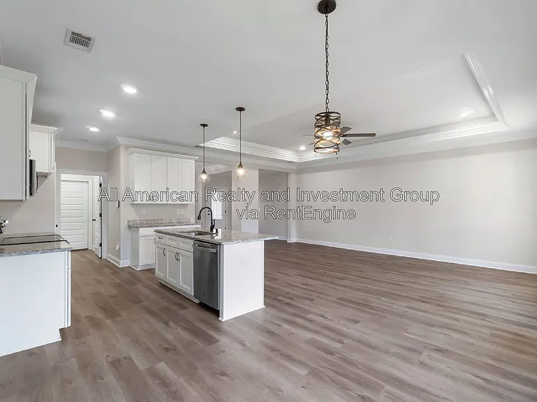 331 Adams Dr — Photo 7