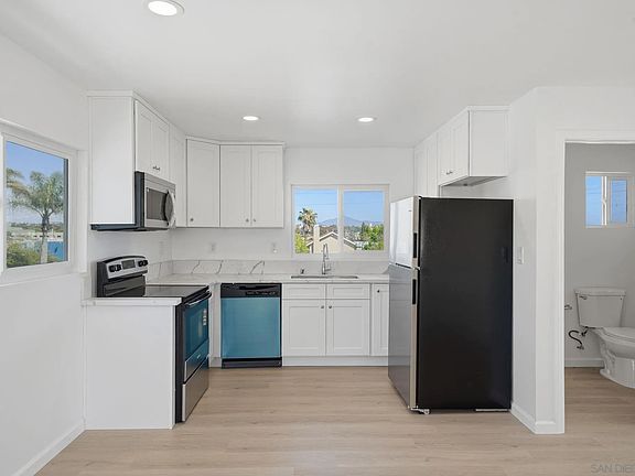 5th image of 3153-55 G St