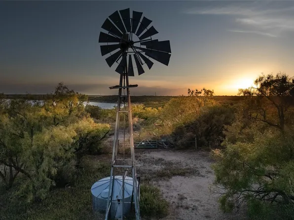 1281 Private Road 3740, Voss, TX 76888