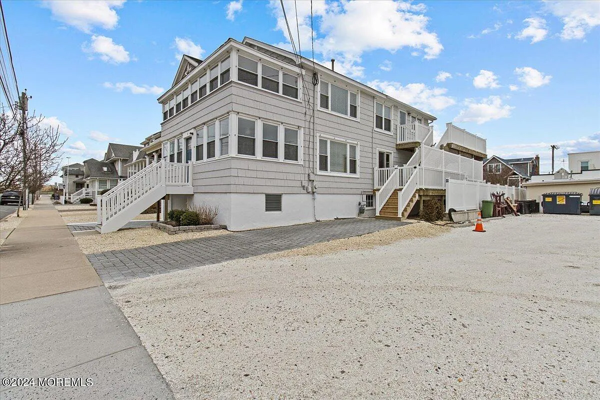 7 bed, $8,100 — Photo 2