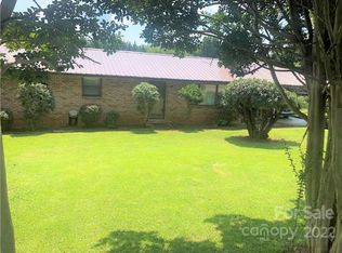 1961 Icard Ridge Rd, Taylorsville, NC 28681