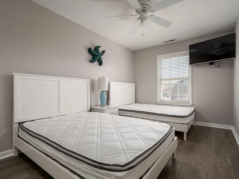 803 N Baltimore Ave #B — Photo 14
