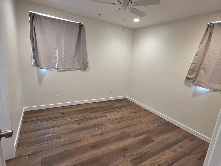 615 N Fries Ave #1/2 — Photo 17