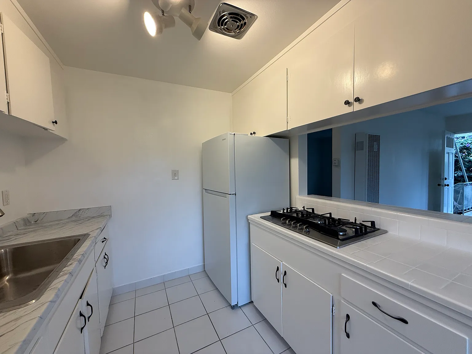 1 bed, $2,300 — Photo 3