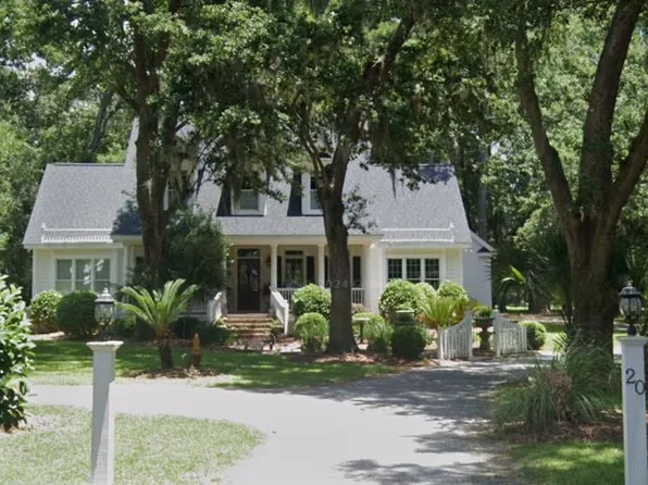 20 Barnwell Dr, Beaufort, SC 29907