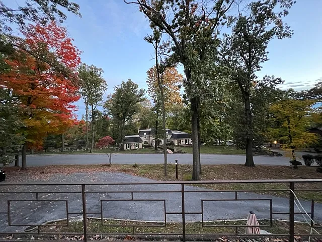 1700 Mountain View Rd — Photo 33