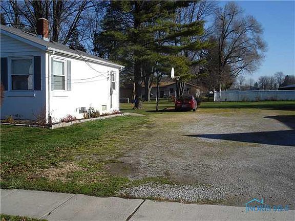 3rd image of 720 Dagget Dr