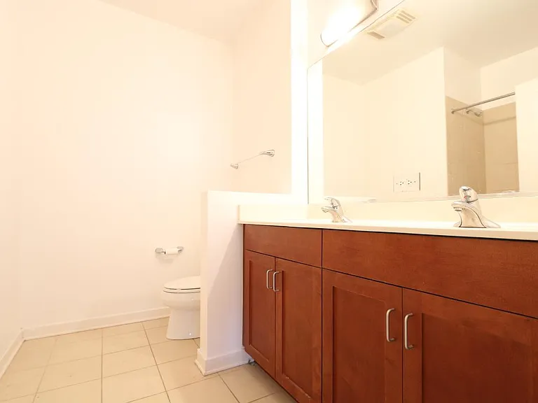 1029 S Lytle St #3 — Photo 10