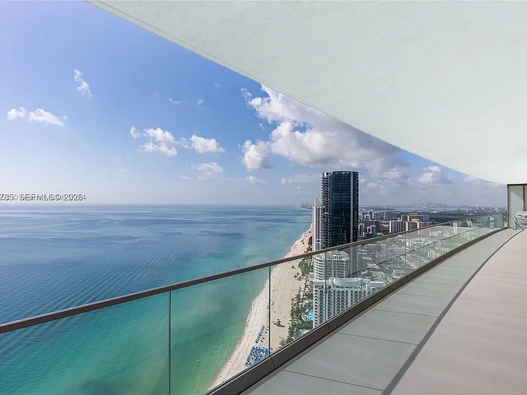 18975 Collins Ave #4600 — Photo 7