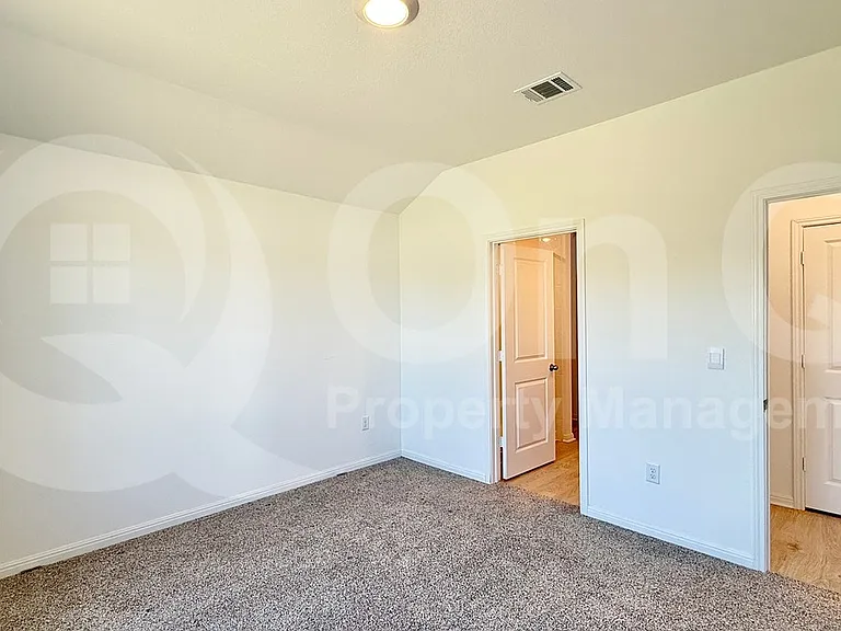 792 Lake Sweetwater Ln — Photo 9