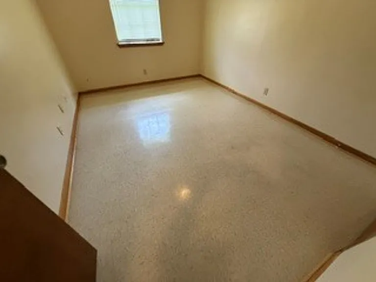 610 Old Covington Hwy — Photo 16