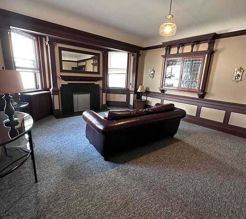 1st image of 230 W 9th St #4-1
