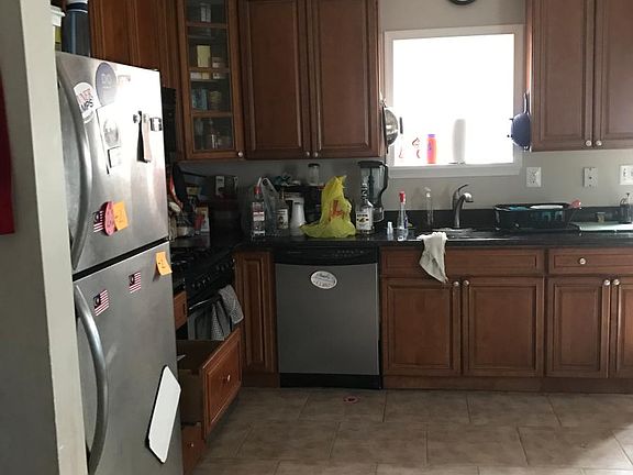 3rd image of 518 N 32nd St
