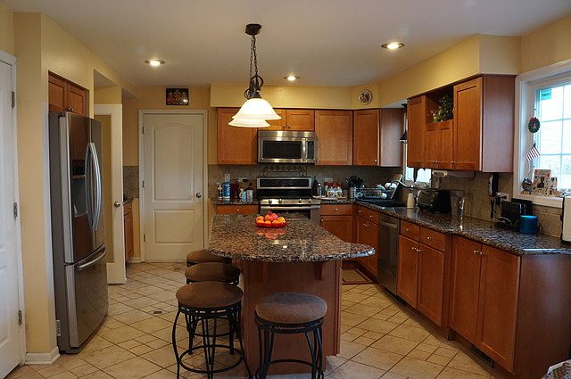 2nd image of 1310 W Dexter Ln