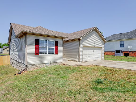 2nd image of 1392 Shady Hill Ct