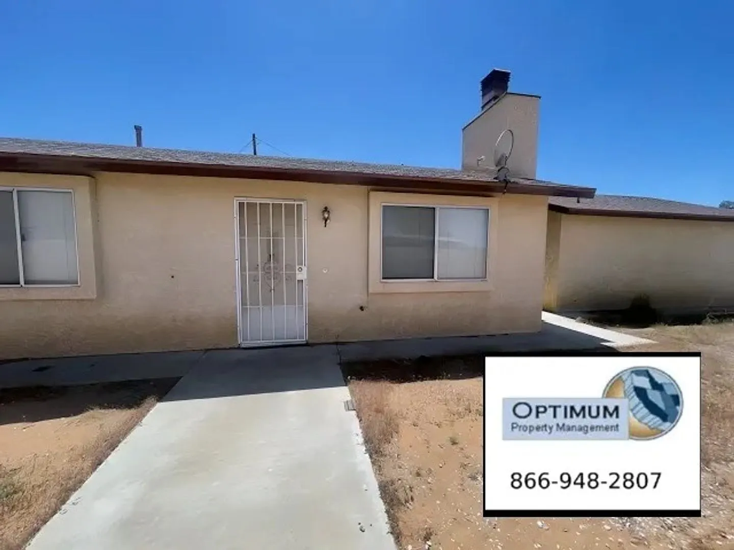 Charming 3-Bedroom, 2-Bath Back House with Private Drive & Garage Apple Valley, CA — Photo 1