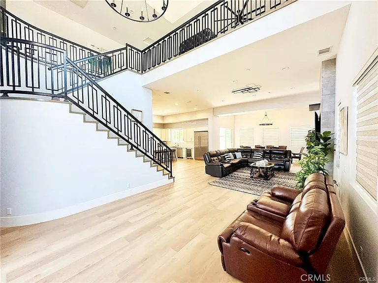14771 Donegal Dr — Photo 2