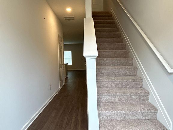 2nd image of 120 Red Oak Trl NW