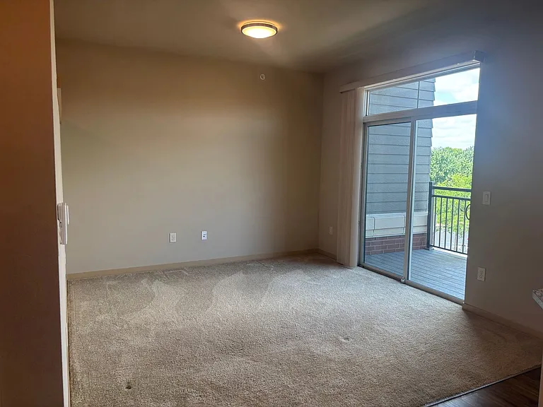 Lincoln Street Apartments — Photo 47