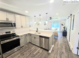 475 Meadowview Dr APT B102, Boone, NC 28607