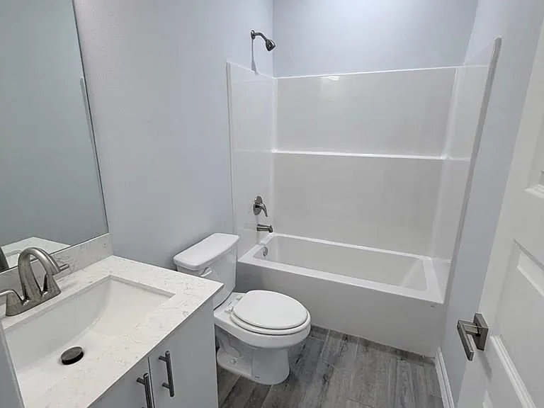 1704 Clinton St #2 — Photo 6