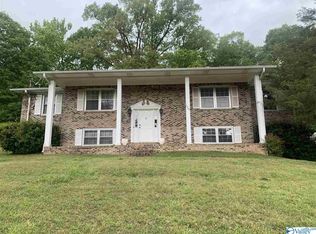 5068 Louise St, Hokes Bluff, AL 35903