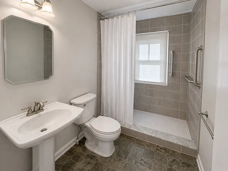 508 Farrell Dr #1 — Photo 8