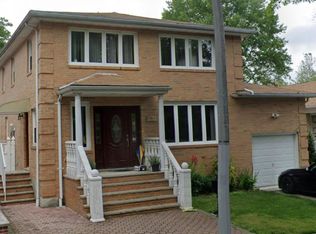 230-11 57th Rd, Oakland Gardens, NY 11364