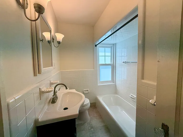 54 Noble St #54 — Photo 12