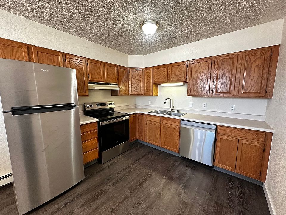 1st image of 79 Slater Dr APT 1